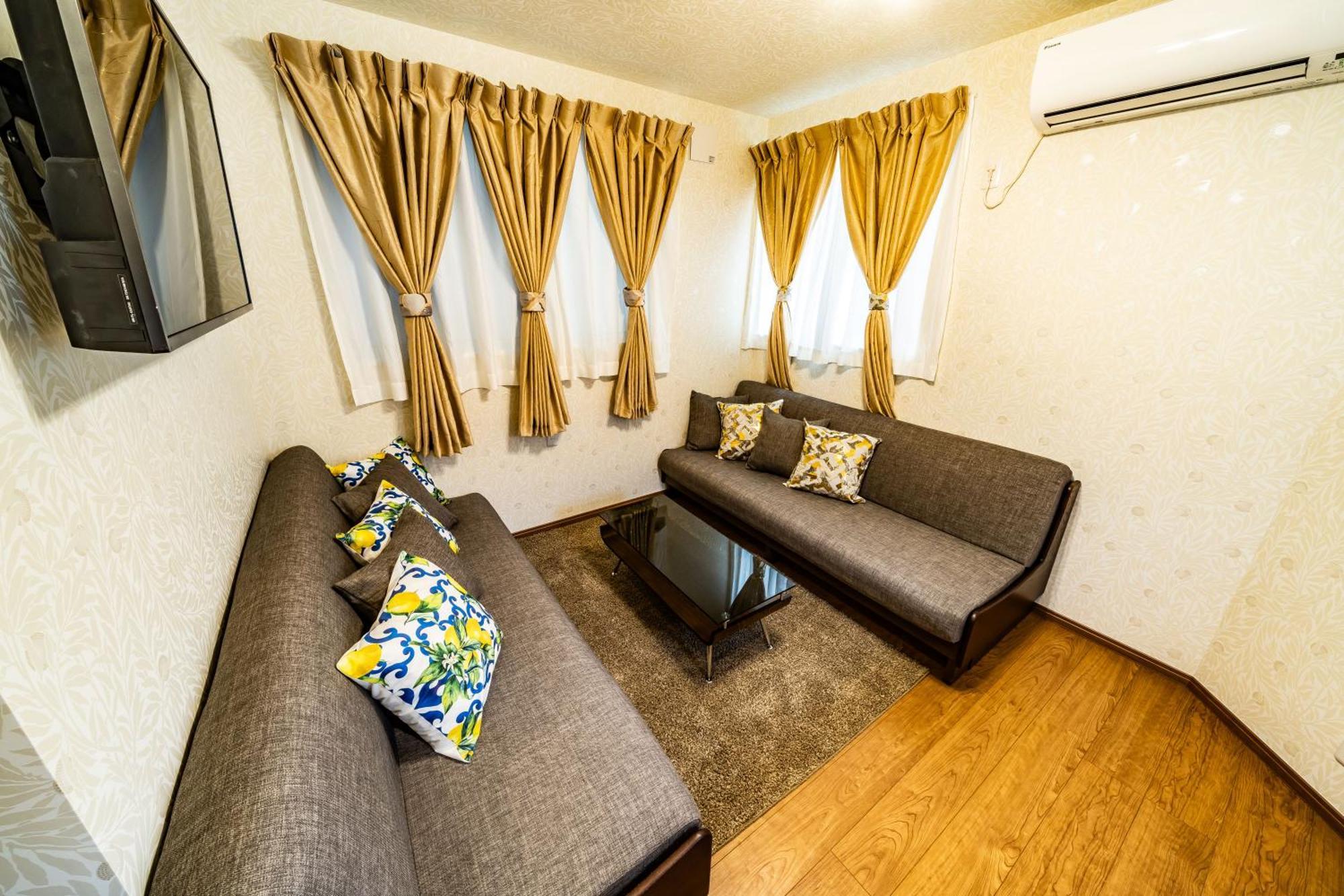 53, Yahiro 5, Private House Tokio